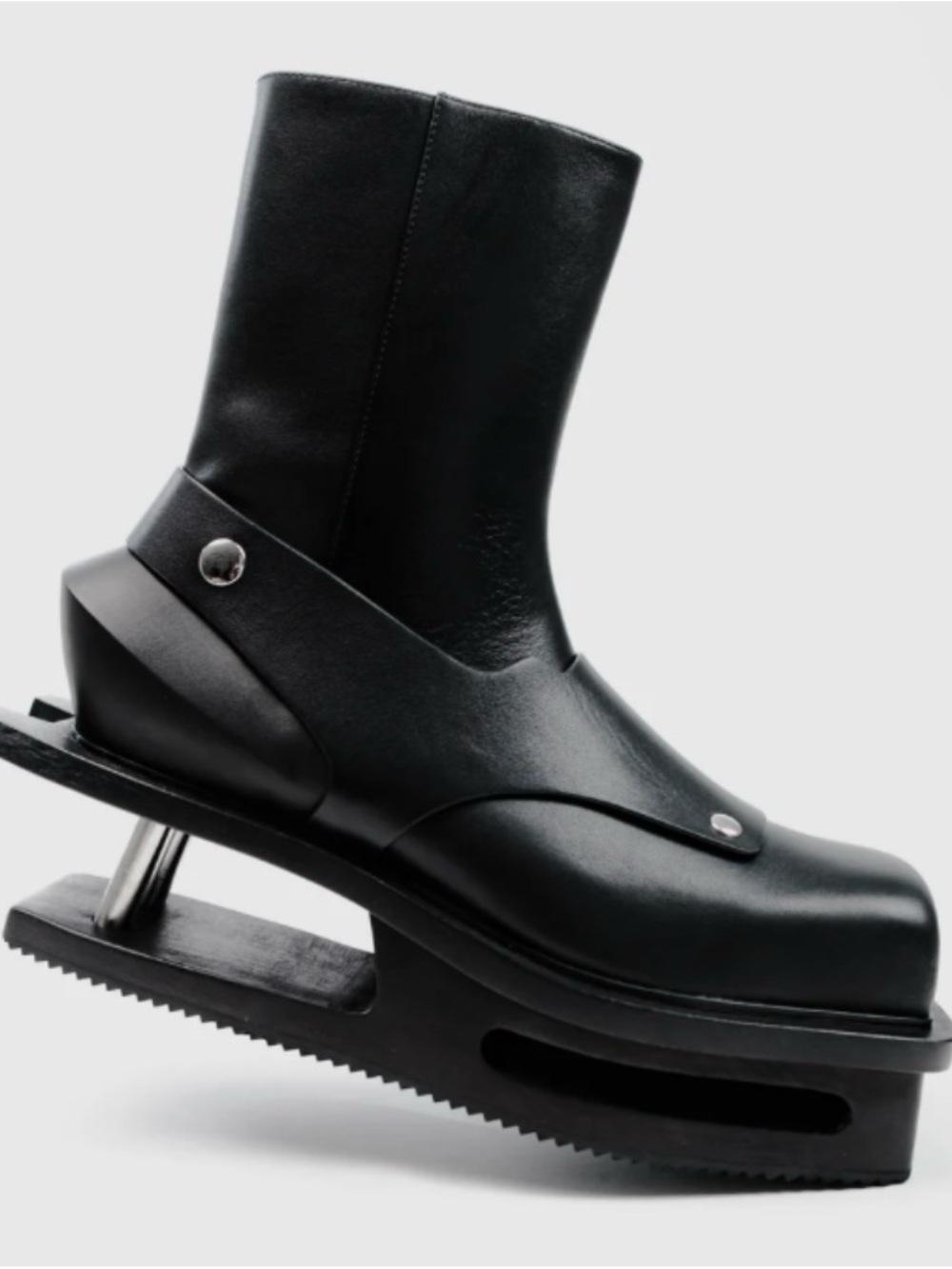 Lorem Ipsum Piston Boot